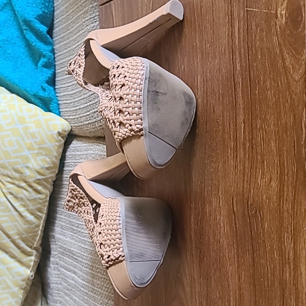 Izabella Rue Heels - Picture 5 of 6